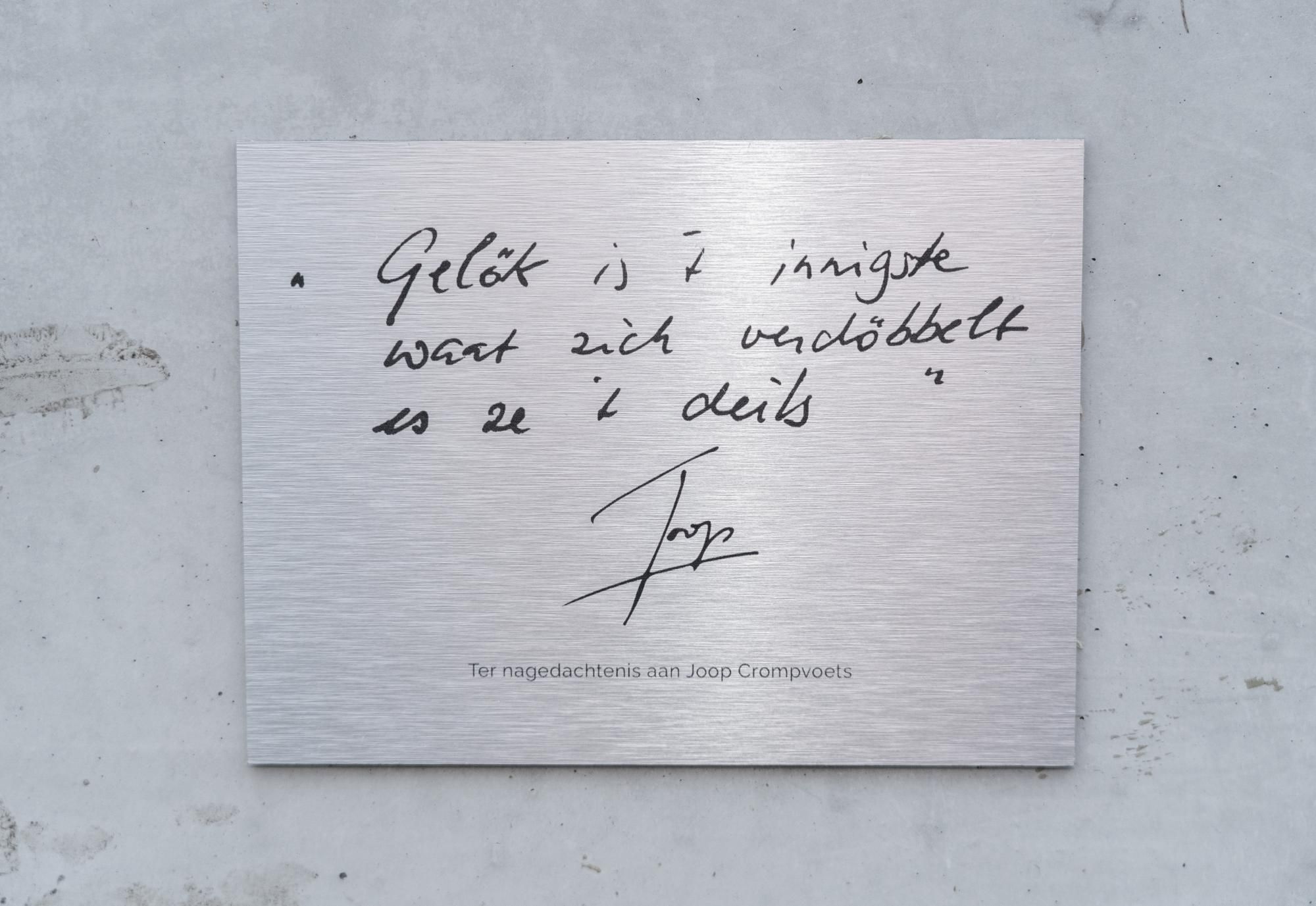 Tekst bankje Ciro Dhr Crompvoets